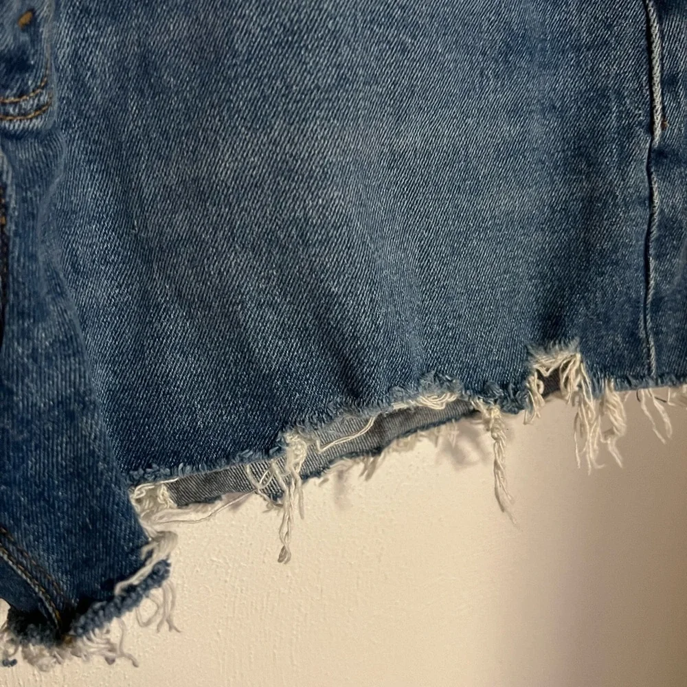 ABERCROMBIE & FITCH Classic Raw Hem Dark Wash Denim Jean‎ Shorts Women's Size 12